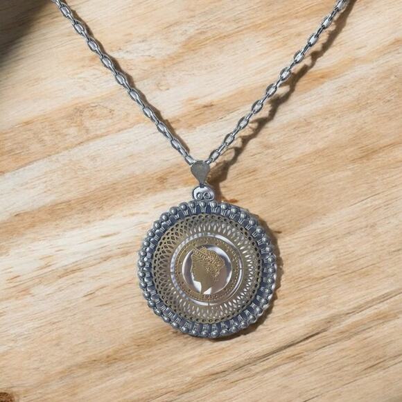 Vintage 1913 Liberty Woman's Profile Openwork 2 Tone Coin Style Pendant Necklace - Picture 5 of 7